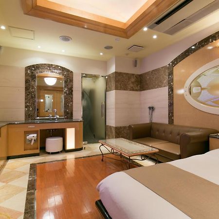 Hotel D-Wave Shinjuku（Adult Only) Токио Экстерьер фото