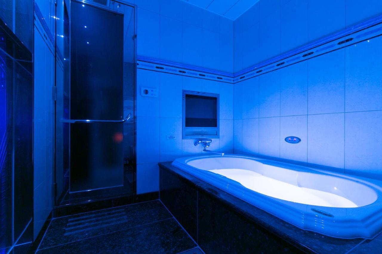 Hotel D-Wave Shinjuku（Adult Only) Токио Экстерьер фото
