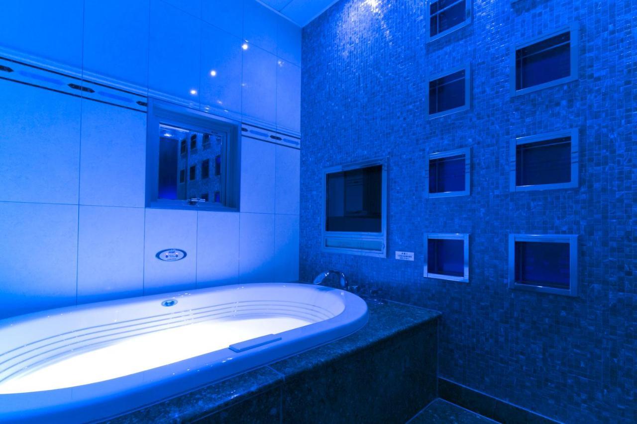 Hotel D-Wave Shinjuku（Adult Only) Токио Экстерьер фото