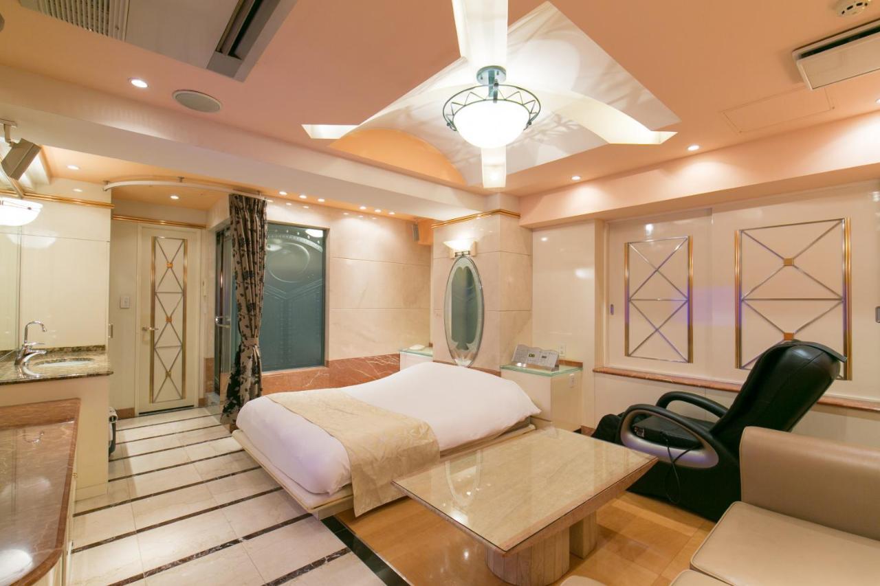 Hotel D-Wave Shinjuku（Adult Only) Токио Экстерьер фото
