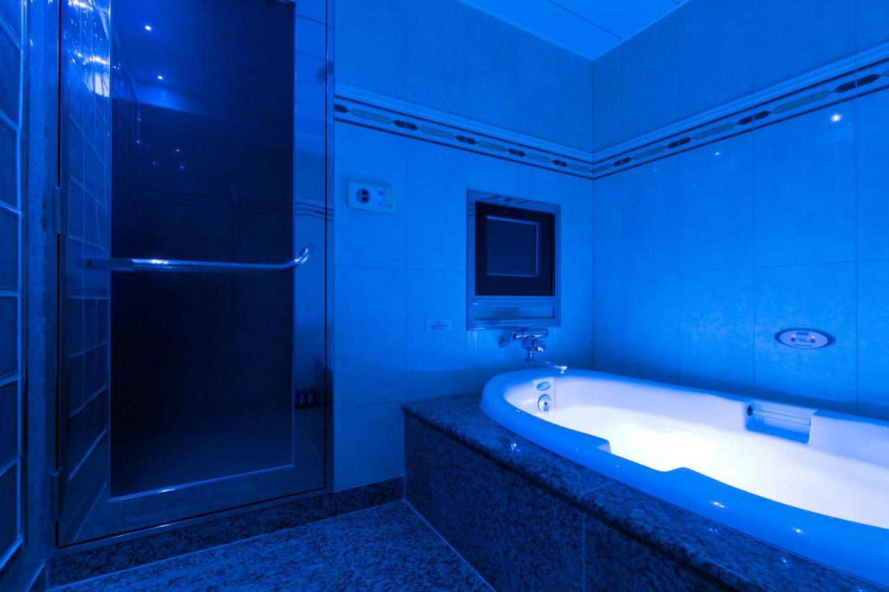 Hotel D-Wave Shinjuku（Adult Only) Токио Экстерьер фото